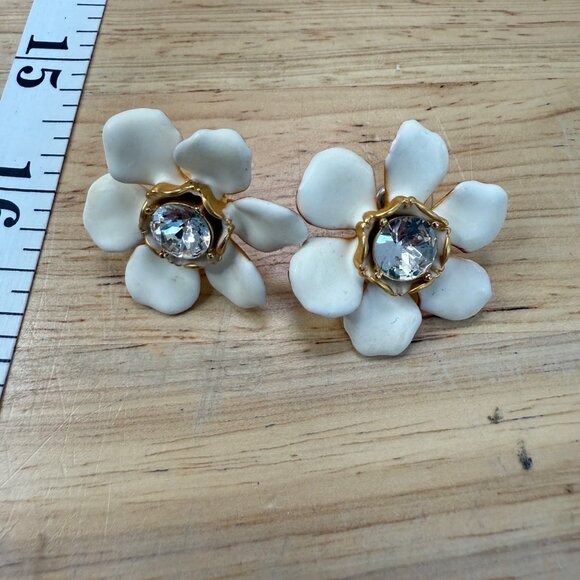 J.Crew Enamel Pansy Post Earrings White & Gold Flower Crystal Center - Picture 3 of 9